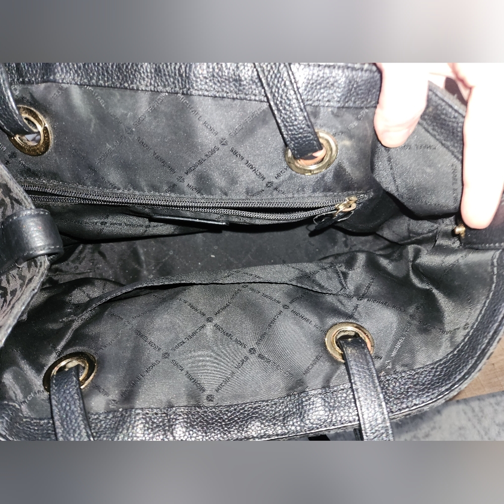 Michael Kors jet set bag - Picture 6 of 7
